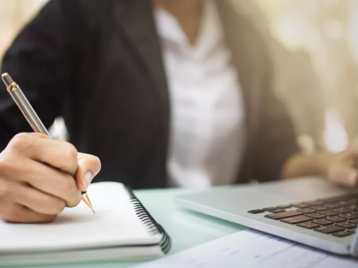 AIM Online Short Course learning materials on a desktop screen